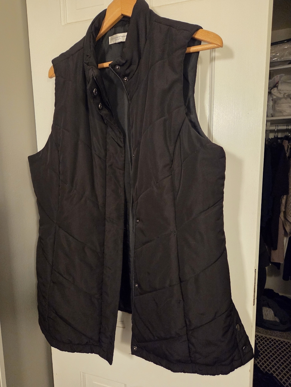 Women's Black Quilted Zip-Front Vest